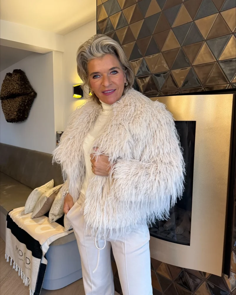 Fluffy Jas Deb's | Beige
